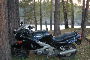 Без багажника. Продаю Kawasaki zzr 400 2 Без багажника. Продаю Kawasaki zzr 400 2