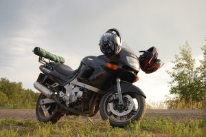 В комплектации с задним багажником. Продаю Kawasaki zzr 400 2 В комплектации с задним багажником. Продаю Kawasaki zzr 400 2